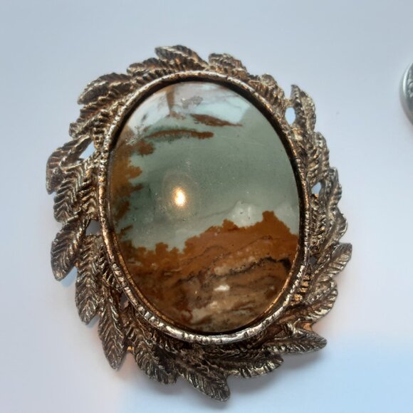 Vintage Picture Jasper Brooch Pin Encased in Gold Toned Oval Frame Bezel - Picture 2 of 7